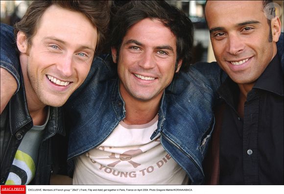 EXCLUSIF. Les membres du groupe français 2Be3- (Frank, Filip et Adel) se réunissent à Paris, France, en avril 2004. Photo Grégoire Mahler/KORAVA/ABACA.