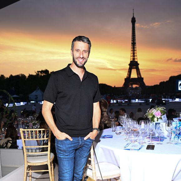 Tony Estanguet avait mis fin à son mariage avec Laëtitia, la mère de ses enfants, en 2020.

Tony Estanguet dans l'espace VIP, le Pavillon Eiffel, lors de la 12ème édition Longines Paris Eiffel Jumping au pied de la Tour Eiffel sur le Champ-de-Mars à Paris, France, le 19 juin 2026.

© Perusseau-Veeren/Bestimage