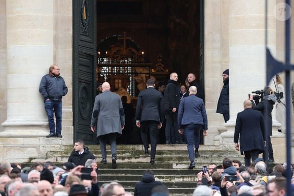 Thierry Légier, Jordan Bardella (de dos) -  Arrivées à l'hommage à Jean-Marie Le Pen en l’église Notre-Dame du Val-de-Grâce à Paris le 16 janvier 2025.

© Cyril Moreau / Bestimage