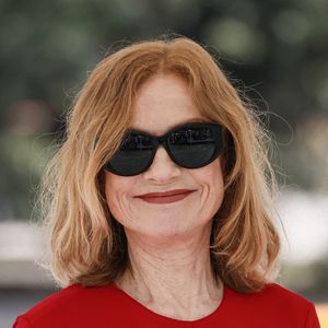 Discrète sur sa vie privée, elle assume un goût du secret tout en restant sincère.
Isabelle Huppert est aperçue à l'hôtel Excelsior lors de la 81e Mostra de Venise le 04 septembre 2024 à Venise, Italie. Photo by Marco Piovanotto/ABACAPRESS.COM