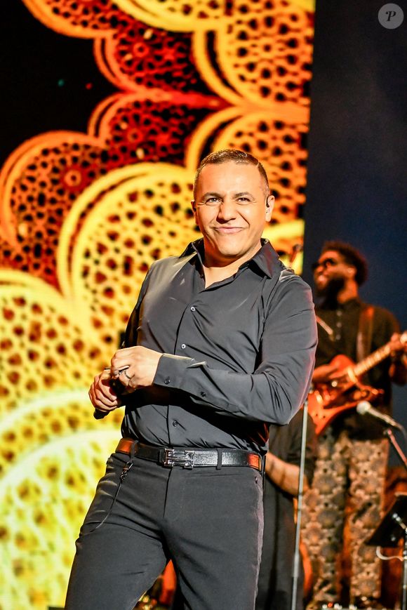 tandis que Faudel y participera en tant qu'artiste. 

Sur scène le chanteur Faudel - "Africa , le Grand Concert" diffusé le 29 juillet sur France 2 à 21:05 met à l'honneur, depuis Montpellier, les artistes qui ont l'Afrique en commun. Un rendez-vous pour un voyage musical inédit.
© Jean-René Santini / Bestimage