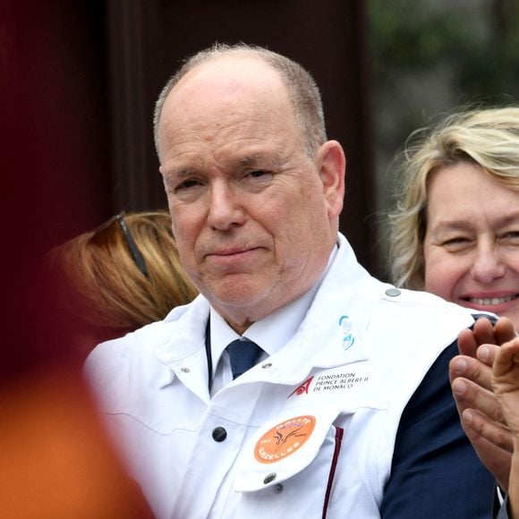 Le prince Albert II de Monaco a donné le départ de la 34eme édition du Rallye des Gazelles, depuis le chapiteau de Fonvieille à Monaco, en compagnie de Dominique Serra, la fondatrice et présidente du Rallye, de la marraine de coeur pour 2025, Luana Belmondo, Nadia Fettah Alaoui, la ministre de l'Economie et des Finances du Royaume du Maroc, du président du Conseil National Monégasque, Thomas Brezzo, et des personnalités du gouvernement, le 12 avril 2025© Bruno Bebert / Bestimage