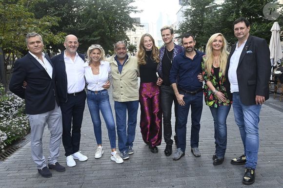 Vendredi 12 décembre 2025, un prime de Noël sera diffusé dès 21h10.

Caroline Margeridon est à Bruxelles avec les acheteurs (Stéphane Vanhandenhoven, Aurore Morisse, Bernard Dumeige, Alexandra Morel, Glorian Kabongo, François-Xavier Renou, François Cases Bardina, Gérald Watelet (animateur) et Jérôme Duvillard (commissaire-priseur)) de l'émission belge "Affaire conclue" pour une vente aux enchères d'objets donnés à "Viva for Life" en Belgique.
Photonews / Bestimage