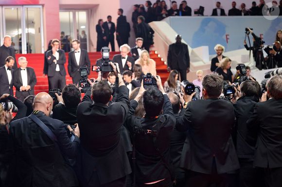 Illustration photographes - Descente des marches du film « Eddington » lors du 78ème Festival International du Film de Cannes, au Palais des Festivals à Cannes. Le 16 mai 2025
© Jacovides-Moreau / Bestimage
