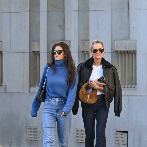 Exclusif - Laeticia Hallyday, accompagnée de sa belle soeur Jess, visite des appartements à louer dans Paris, France, le 7 octobre 2025. © Agence / Bestimage