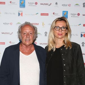 Didier Barbelivien et sa femme Laure - Gala de bienfaisance "Autistes sans frontières 92" à l'hôtel de ville de Levallois-Perret, le 26 mai 2016. © Denis Guignebourg/Bestimage