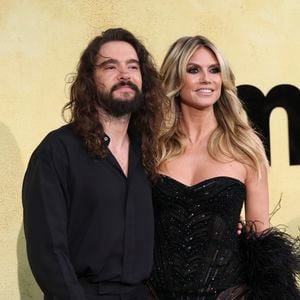 Tom Kaulitz et sa compagne Heidi Klum au photocall du gala AmFar 2025 by Chopard à l'Hôtel du Cap-Eden-Roc à Antibes le 22 mai 2025.

© Moreau / Jacovides / Bestimage