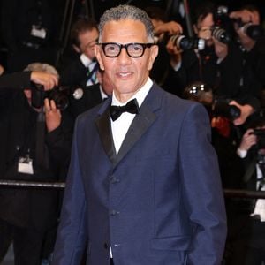 Roschdy Zem assiste au tapis rouge de "13 Jours 13 Nuits" lors du 78ème Festival de Cannes au Palais des Festivals le 23 mai 2025 à Cannes, France. Photo by Jerome Domine/ABACAPRESS.COM