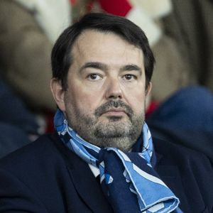 Côté ingrédients, il vous faudra du chocolat en morceaux, un café expresso, du beurre, de la poudre de cacao, des jaunes d’oeufs, des blancs d’oeufs et du sucre. 

Jean-François Piège - People dans les tribunes du quart de finale de la coupe de France de football entre le Paris Saint-Germain et l'OGC Nice (3-1) au Parc des Princes à Paris le 13 mars 2024. © Cyril Moreau/Bestimage