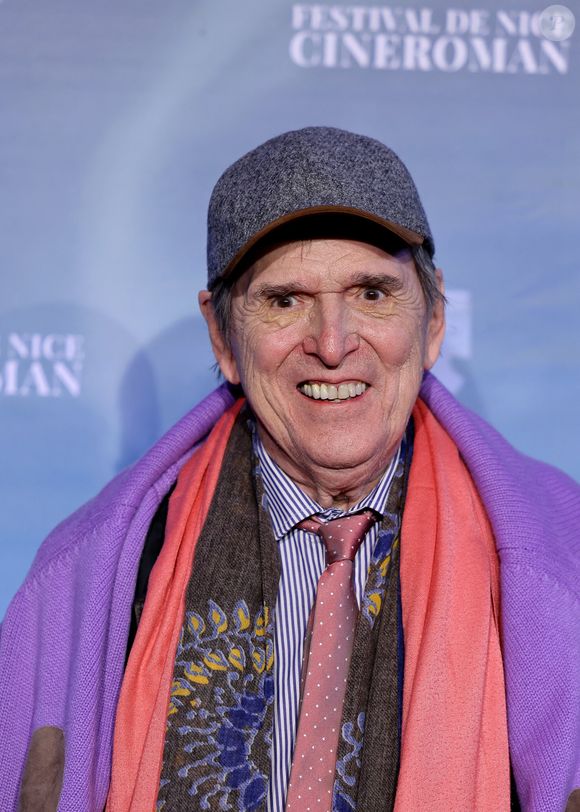 Comme il l'avoue avec beaucoup d'humour, cette reconversion est allègrement financée par les lucratives retombées de sa franchise culte, et plus particulièrement par le célèbre "okay" de Jacquouille la Fripouille.

Jean-Marie Poiré - Photocall lors de la 6ème Edition du Festival Cinéroman à Nice, dédié aux adaptations cinématographiques de roman. Le 2 octobre 2024
© Dominique Jacovides-Bruno Bebert / Bestimage