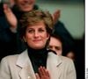 Tragiquement disparue dans un accident de voiture à Paris en août 1997, la princesse laissait derrière elle des millions de fans en pleurs.
Lady Diana lors d'un match de rugby à Paris en 1995 © Agence Bestimage