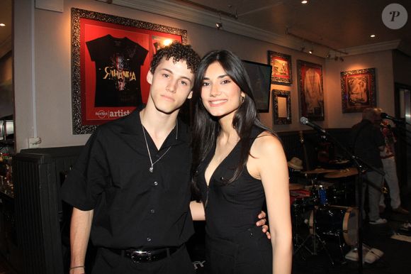 Sasha Birdy et Elisa Ezzedine - Jean-Pierre Kalfon est en concert au Hard Rock Café à Paris le 10 juillet 2024.

© Philippe Baldini / Bestimage