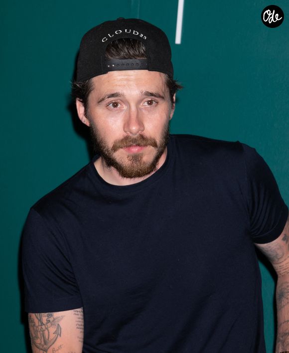 De son côté, Brooklyn Beckham n’a pas réagi publiquement à cette nouvelle main tendue.

Brooklyn Beckham lors de la soirée de lancement du whisky « Glenfiddich X Aston Martin Formula One Team Limited Edition 16 ans d'âge », organisée au Moonlight Studios à Soho, à New York, NY, États-Unis, le 24 septembre 2025. Photo de Janet Mayer/INSTARimages/ABACAPRESS.COM
