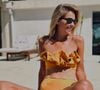 La première photo partagée la montre dans un sublime maillot de bain jaune en train de profiter d’un bain de soleil près d’une piscine.

Les vacances d'août d'Ophélie Meunier - 10 août 2025 © Instagram
