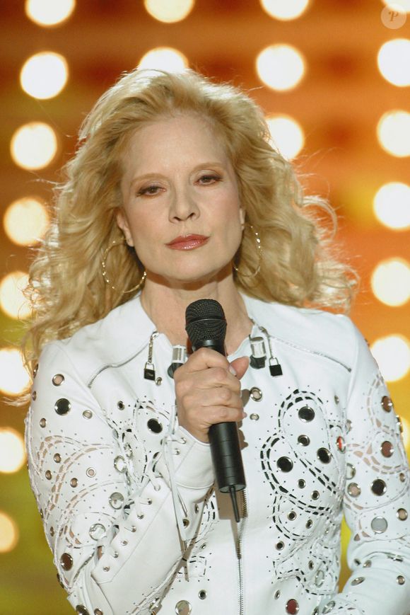 Sylvie Vartan lors de l'émission Vivement Dimanche JLPPA / Bestimage