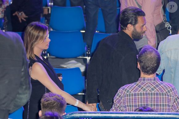 Maxim Nucci (Yodelice)  et sa compagne enceinte Isabelle Ithurburu - Maxim Nucci (Yodelice)  et sa compagne enceinte Isabelle Ithurburu assistent au match de boxe de Tony Yoka au palais des sports de Paris, le 23 juin 2018 © Veeren-CVS/Bestimage