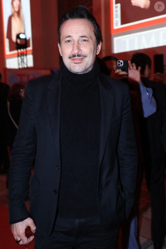 Elle a également adopté le jeune Surifel avec l'acteur Michael Cohen

Michael Cohen participe à la soirée Time Magazine France à Paris, France, le 15 décembre 2025. Photo par Jerome Domine/ABACAPRESS.COM
