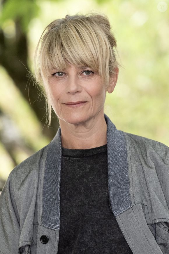 Marina Fois participe au photocall de La femme la plus riche du monde lors du 18ème Festival du Film Francophone d'Angoulême le 26 août 2025 à Angoulême, France. France. Photo by David NIVIERE/ABACAPRESS.COM