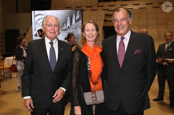 Jean-Louis Milin (Président des Amis du Musée d'Orsay), Henri Giscard D'Estaing et sa femme Ina Giscard d'Estaing assistent au Dîner organisé par la Comtesse Jacqueline de Ribes pour la Société des Amis des Musées d'Orsay et de l'Orangerie dans les salons du Musée d'Orsay à Paris, France, le 09 Octobre 2023. © Bertrand Rindoff / Bestimage