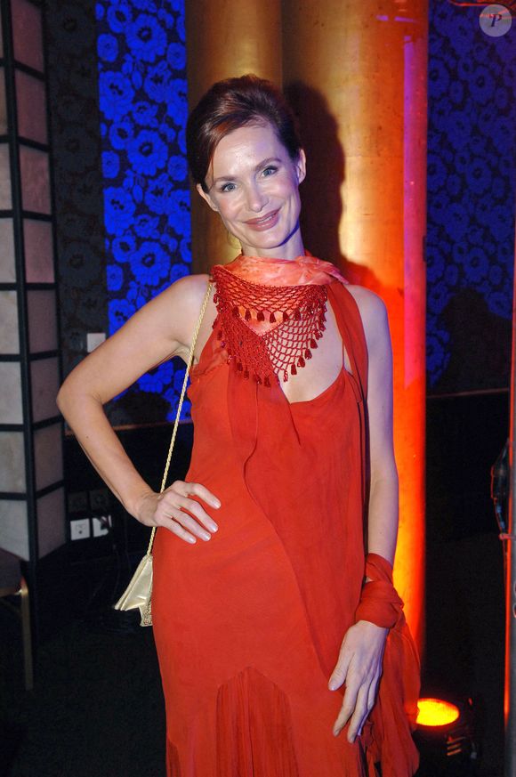 Marie-Sophie L assiste au 'Bal de Paris', le 'Bal des Cosaques' à Paris, France, le 3 décembre 2005. Photo Ammar Abd Rabbo/ABACAPRESS.COM