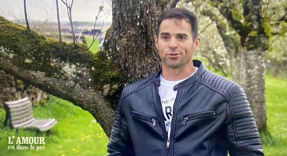 Stéphane perd ses deux prétendantes d'un coup dans "L'amour est dans le pré". M6