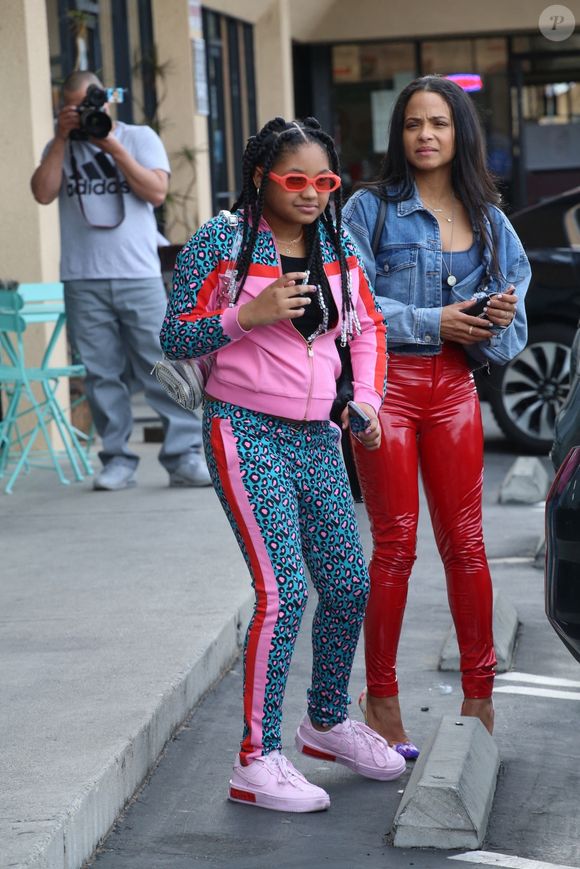 "J'éduque ma belle-fille depuis qu'elle a 7 ans avec mes codes, les règles qu'elle a acceptées. Je pense qu'elle était en attente d'une figure paternelle au quotidien", a-t-il confié avec tendresse et affection.

Exclusif - Christina Milian fête le 12 ème anniversaire de sa fille Christina Violet avec son compagnon Matt Pokora (M. Pokora) à Studio City le 26 février 2022.La mère de Christina et Karrueche Tran étaient parmi les amis et la famille présents. Backgrid USA / Bestimage