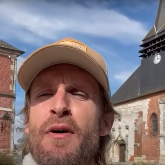 Le comédien qui fête ses 45 ans ce 25 juin publiait une vidéo...

Capture extraite de la vidéo faite par Philippe Lacheau pour trouver un médecin dans un village de l'Oise.