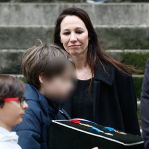 Isabelle Le Nouvel (veuve du défunt), Henrik (fils du défunt) - Sorties des obsèques de Niels Arestrup à l'Église Saint-Roch à Paris. Le 10 décembre 2024
© Christophe Clovis / Bestimage