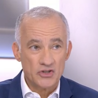"Ca ne se voit pas, ça ne se sait pas mais..." : À l'antenne, Gilles Bouleau masque un détail propre à beaucoup de présentateurs