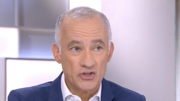 Gilles Bouleau a évoqué son métier bien loin de ce que tous les téléspectateurs peuvent imaginer

C L'hebdo, France 5