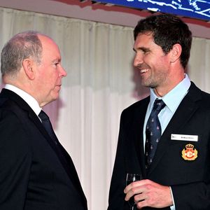Le prince Albert II de Monaco et Mihail Zverev, le frère cu champion de tennis et nouveau membre du Yacht Club, durant la cérémonie d'intronisation des nouveaux membres du Yacht Club de Monaco ainsi que la remise des YCM Awards-Trophée Credit Suisse 2025, présidé par le prince Albert II de Monaco, le 16 décembre 2025, au Yacht Club de Monaco. Le titre de "régatier du Y.C.M. de l'année 2025" a été remporté par Pierre Casiraghi. Ce sont les membres du Club qui ont voté et choisi entre plusieurs régatiers. © Bruno Bebert / Bestimage