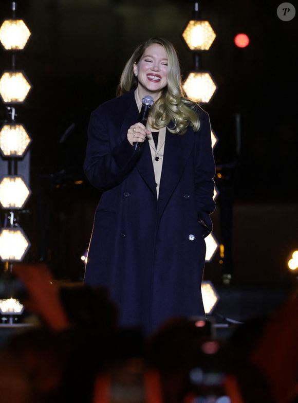 Léa Seydoux - Lancement des Illuminations de Noël des Champs-Elysées à Paris le 16 novembre 2025.

© Coadic Guirec / Bestimage