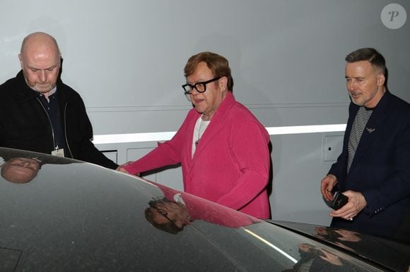 Londres, ROYAUME-UNI - Une soirée avec Elton John et Brandi le 26/03/2025.



Photo : Backgrid UK/ Bestimage