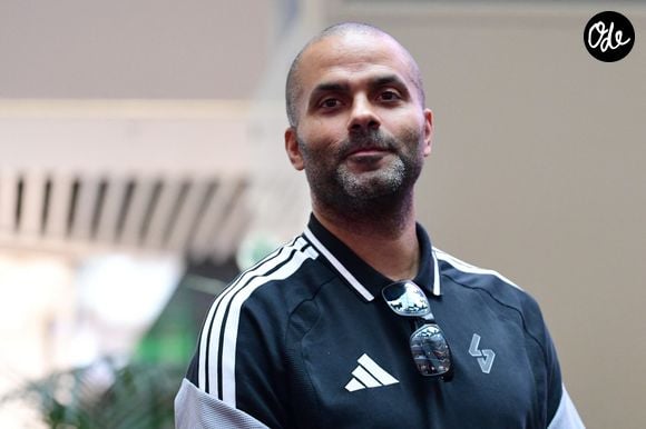 Le quadruple champion NBA insiste sur l’importance du travail quotidien.

Le président du club de basket de l’ASVEL, Tony Parker, accompagné de son équipe, présente le nouveau maillot de l’ASVEL pour la saison 2026/2027 au centre commercial de la Part-Dieu à Lyon, le mercredi 16 septembre 2026. © Romain Doucelin/Bestimage