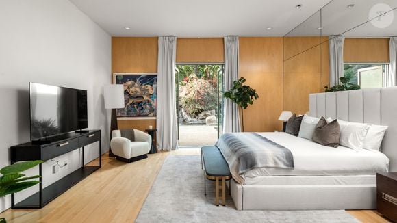 Exclusif - La nouvelle villa de Kanye West à Beverly Hills. Kanye a finalisé l'achat hors marché pour 35 millions de dollars. La propriété de style méditerranéen comprend environ 1900 m2 d'espace habitable, des jardins privés et des vues panoramiques sur la ville. Los Angeles, le 15 décembre 2024.