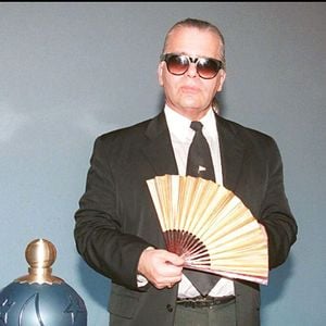 D’après Le Figaro, Karl Lagerfeld y a réalisé plusieurs shootings pour Chanel, avec Inès de la Fressange ou Tatiana Patitz dans les jardins.
Karl Lagerfeld présente son nouveau parfum Sun Moon Stars à Monaco. DOMINIQUE JACOVIDES / BESTIMAGE
