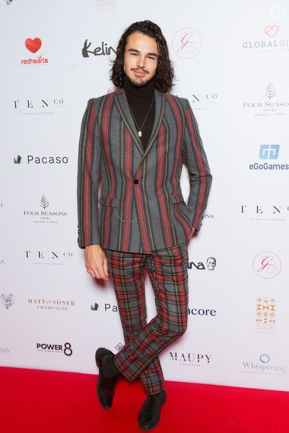 Anthony Colette participe au photocall lors du Global Gift Gala 2021 au Four Seasons Hotel George V le 30 octobre 2021 à Paris, France. Photo par Nasser Berzane/ABACAPRESS.COM
