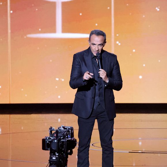 Exclusif - Nikos Aliagas lors de l'enregistrement de l'émission "La chanson secrète N°14", présentée par Nikos Aliagas et diffusée le 26 décembre sur TF1, à Paris le 9 décembre 2025. © Jacovides-Moreau/Bestimage