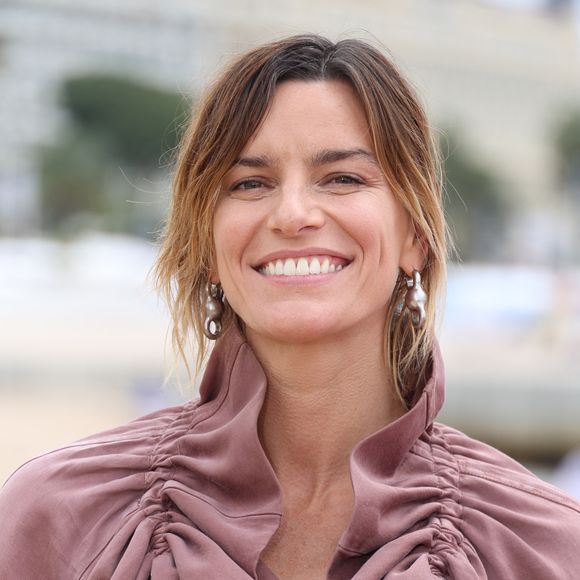 Fauve Hautot - Photocall du jury compétition série courte lors du festival Canneseries saison 8 le 27 avril 2025. © Denis Guignebourg / Bestimage