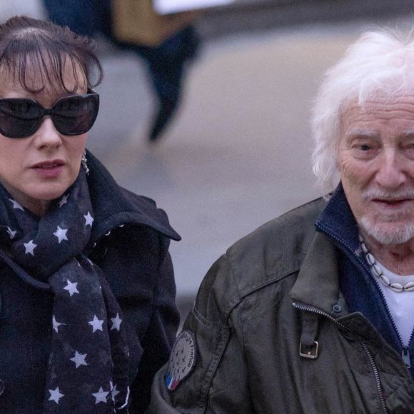 A 96 ans, Hugues Aufray a assuré les arrières de sa famille.

Hugues Aufray et sa femme Murielle lors de la messe en Hommage à Brigitte Bardot en l'église Saint-Roch à Paris, France. © Julien Sarkissian/Bestimage