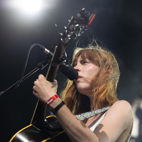 Lonny en concert lors du festival Fnac Live sur le parvis de l'Hôtel de Ville de Paris. Le 29 juin 2022
© Jérémy Melloul / Bestimage