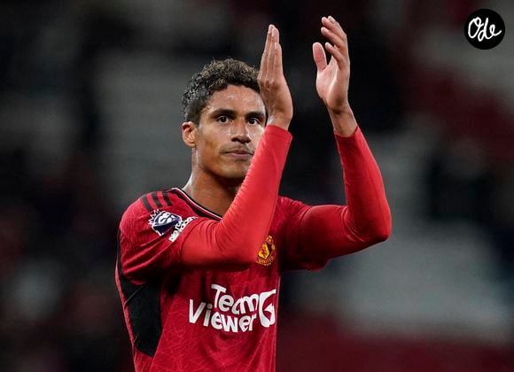 L'ancien défenseur a participé à la création d'un nouveau programme au sein du club de Côme.

Le 14 août 2023, à Old Trafford, Raphaël Varane, défenseur de Manchester United, applaudit les supporters après avoir inscrit le but de la victoire lors d'un match de Premier League face à Wolverhampton..© Imago / Panoramic / Bestimage