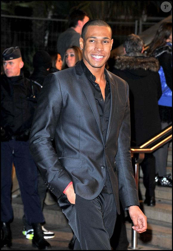 Archives - Senna de "Secret Story 4" aux NRJ Music Awards 2011, à Cannes. © Guillaume Gaffiot /Bestimage