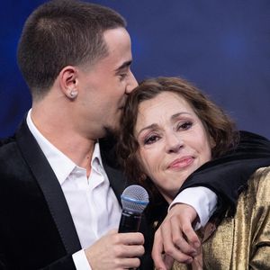 Exclusif - Tina Arena et son fils Gabriel Joseph Mancini pour les surprises lors de l'enregistrement de l'émission "La Boîte à secrets", présentée par F.Bollaert et diffusée le 23 janvier sur France 3, dans les studios du Lendit à Saint-Denis, France. © Cyril Moreau/Bestimage