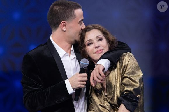 Exclusif - Tina Arena et son fils Gabriel Joseph Mancini pour les surprises lors de l'enregistrement de l'émission "La Boîte à secrets", présentée par F.Bollaert et diffusée le 23 janvier sur France 3, dans les studios du Lendit à Saint-Denis, France. © Cyril Moreau/Bestimage