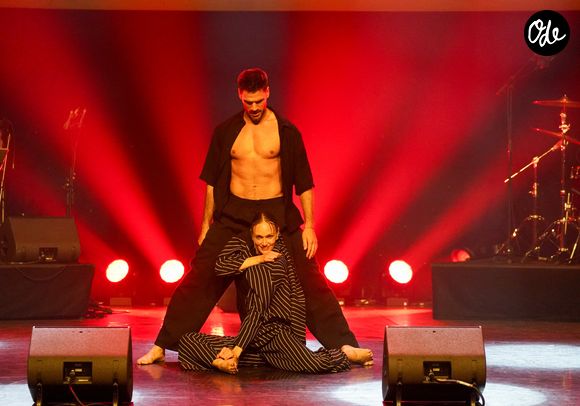 Jordan Mouillerac, Calisson Goasdoué - Gala " Tous les talents chantent contre le cancer " aux Folies Bergères à Paris le 8 juin 2026. 

© Anne-Sophie Guebey / Bestimage
