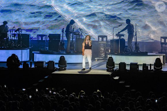 Julien Doré en concert au festival du Printemps de Pérouges au Château de Saint-Maurice-de-Rémens le 25 juin 2025. Crédit Sandrine Thesillat / PsNewZ / Bestimage