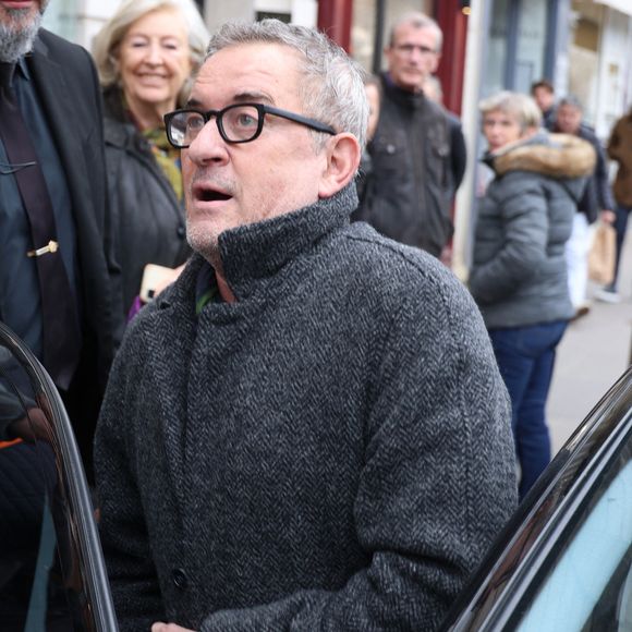 Exclusif - Christophe Dechavanne à la sortie des studios RTL à Neuilly-sur-Seine, France, le 30 janvier 2024.