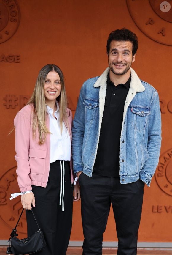 Amir est un papa attentionné et n’hésite pas à partager des moments de complicité avec ses fils sur les réseaux sociaux...

Amir Haddad et sa femme Lital - Célébrités au village des Internationaux de France de tennis de Roland Garros 2024 à Paris le 2 juin 2024. © Jacovides / Moreau / Bestimage