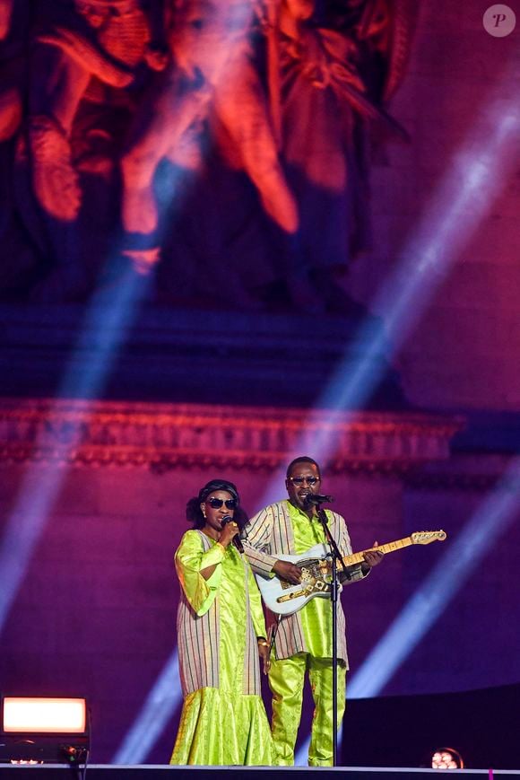 Exclusif - Amadou et Mariam - Personnalités sur le plateau de l'émission "Paris 2024 : merci! La grande soirée événement" sur les Champs-Elysées à Paris, à l'occasion des Jeux Olympiques et Paralympiques Paris 2024, diffusée en direct sur France 2, le 14 septembre 2024
© Perusseau-Ramsamy / Bestimage